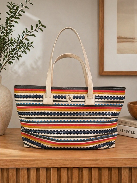 Tory Burch Handbags - Tory Burch Robinson Zigzag Tote